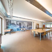 Het Buurtpunt is een fijne zaal, geschikt voor meerdere doeleinden, zoals cursus, workshop, vergadering of andere bijeenkomst.